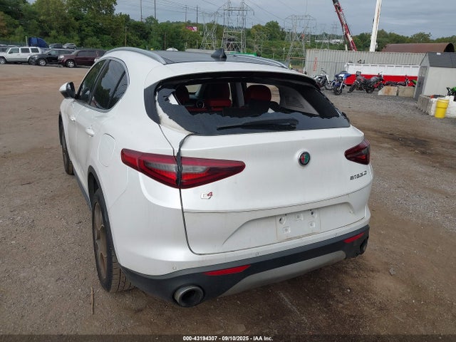 ZASFAKBN1J7B82755 Alfa Romeo Stelvio