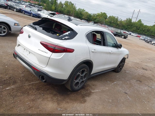ZASFAKBN1J7B82755 Alfa Romeo Stelvio