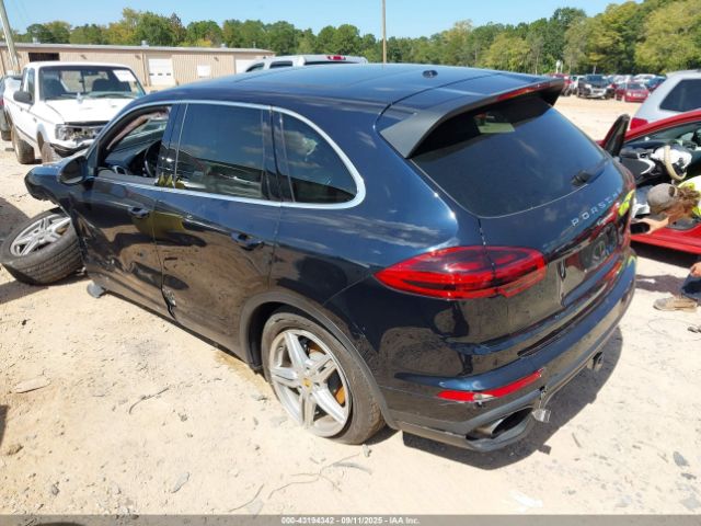 2016 PORSCHE CAYENNE WP1AA2A28GKA11418 Photo 2