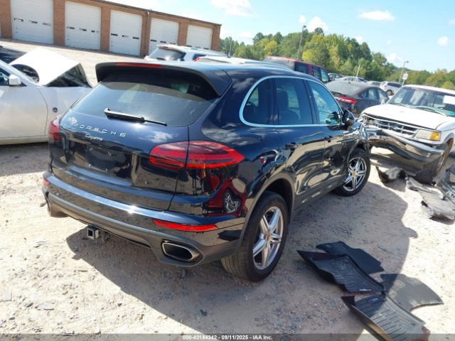 2016 PORSCHE CAYENNE WP1AA2A28GKA11418 Photo 3