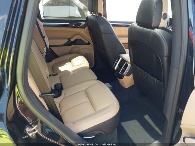2016 PORSCHE CAYENNE WP1AA2A28GKA11418 Photo 7