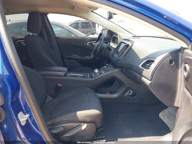 1C3CCCAB4GN121542 Chrysler 200