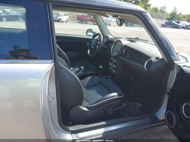 2007 MINI COOPER WMWMF33527TL67187 Photo 4