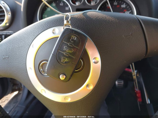 2002 AUDI TT TRUWT28N421000261 Photo 10