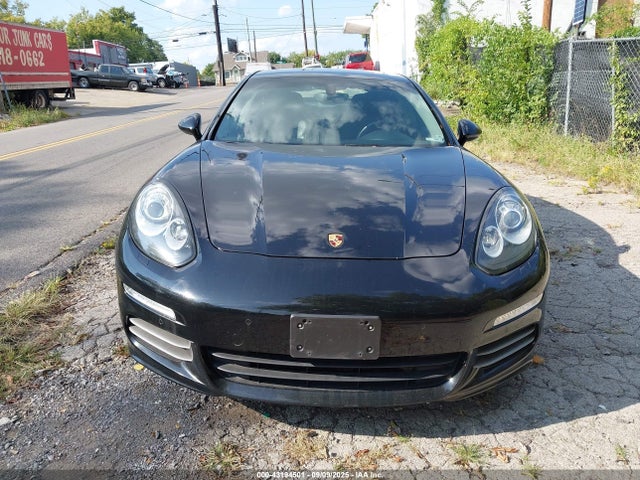 Porsche Panamera 2015 WP0AA2A76FL001184 Image 12
