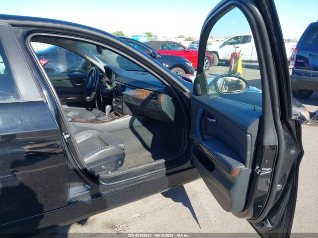 43194502 :رقم المزاد ، WBAVB33556KS38235 vin ، 2006 Bmw 330i مزاد بيع