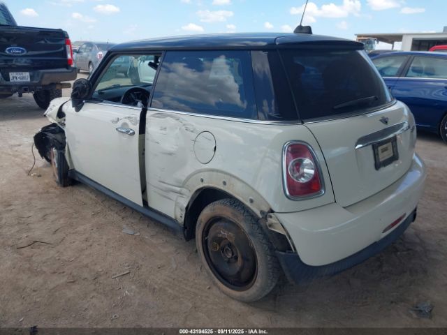 2012 MINI COOPER WMWSU3C57CT264838 Photo 2