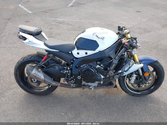 JS1GR7MA7M7100040 Suzuki GSX-R750