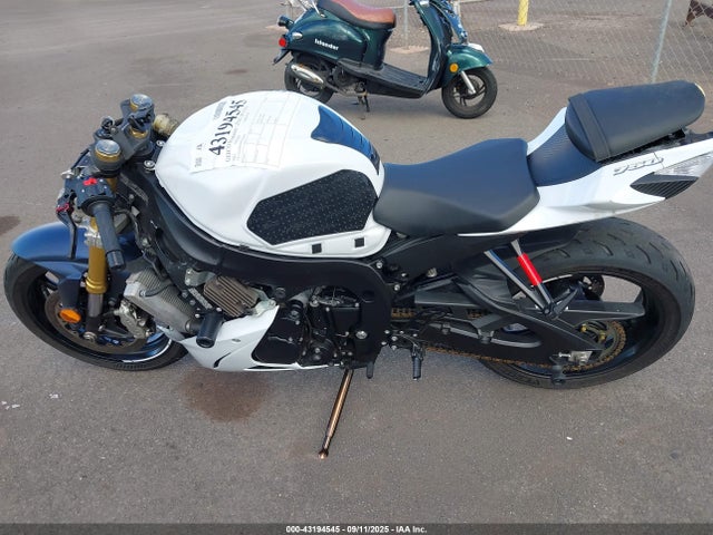 JS1GR7MA7M7100040 Suzuki GSX-R750