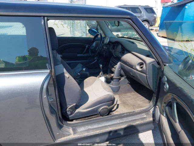 2003 MINI COOPER S WMWRE33453TD73675 Photo 4