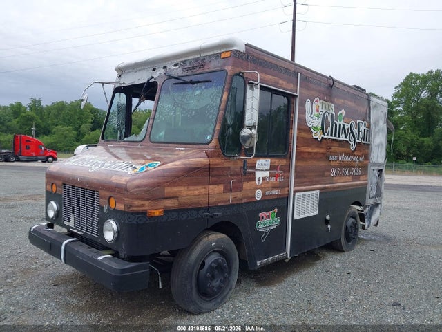 43194685 :رقم المزاد ، 4UZAANCP04CL85678 vin ، 2004 Freightliner Chassis M Line Walk-in Van مزاد بيع
