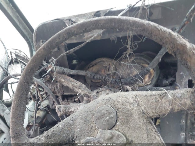 43194685 :رقم المزاد ، 4UZAANCP04CL85678 vin ، 2004 Freightliner Chassis M Line Walk-in Van مزاد بيع