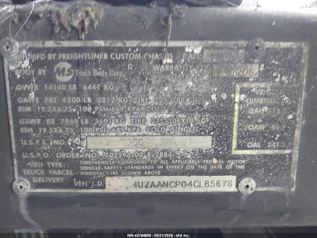 43194685 :رقم المزاد ، 4UZAANCP04CL85678 vin ، 2004 Freightliner Chassis M Line Walk-in Van مزاد بيع