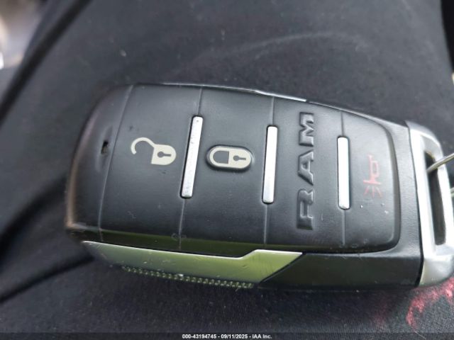 2019 RAM 1500 1C6RREFT8KN601052 Photo 10