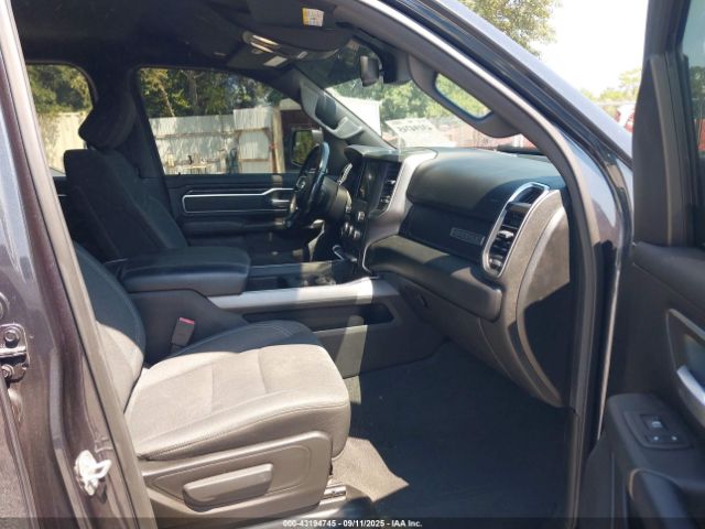 2019 RAM 1500 1C6RREFT8KN601052 Photo 4