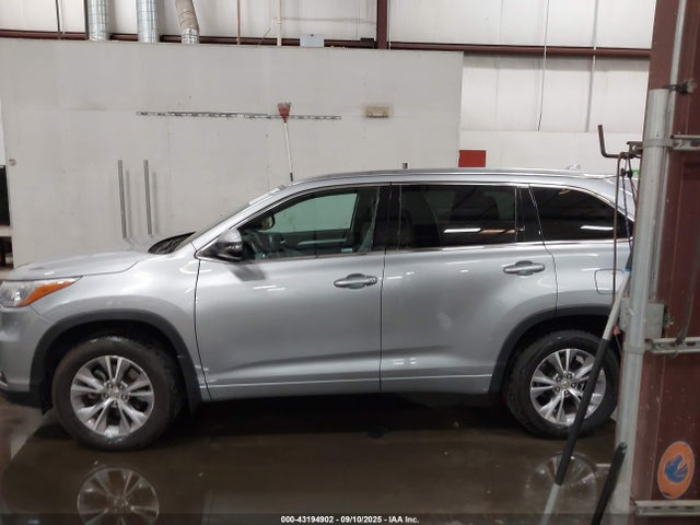 5TDJKRFH0FS158814 Toyota 2gr-fe