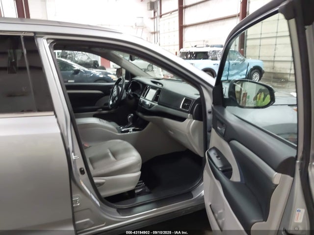5TDJKRFH0FS158814 Toyota 2gr-fe