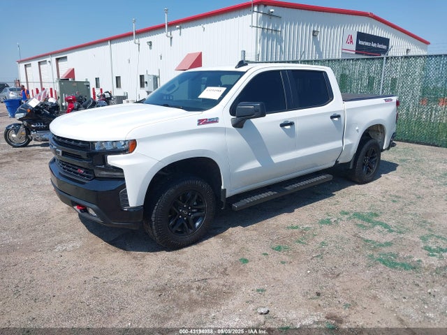 Chevrolet l84 2021 1GCPYFED7MZ360244 Image 2