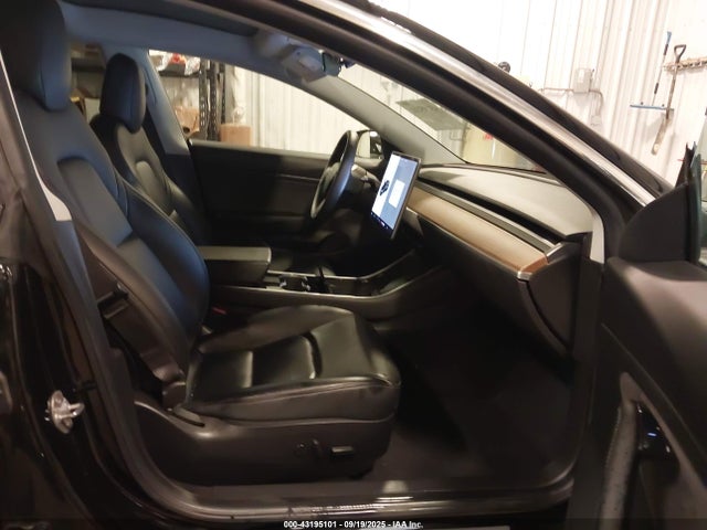 2019 TESLA MODEL 3 5YJ3E1EB8KF432452 Photo 4