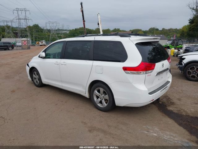 2011 TOYOTA SIENNA 5TDKK3DC1BS019004 Photo 2