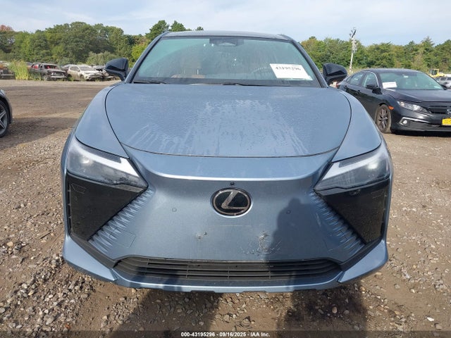 JTJAAAABXPA015744 Lexus Rz
