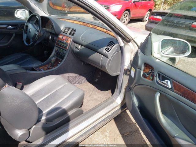 1999 MERCEDES-BENZ CLK 320 WDBLJ65G8XF104440 Photo 4