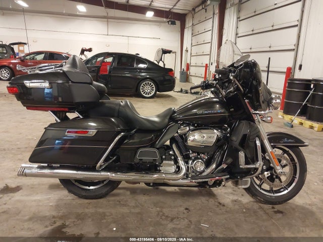 1HD1KED10HB621462 Harley-Davidson Ultra Limited