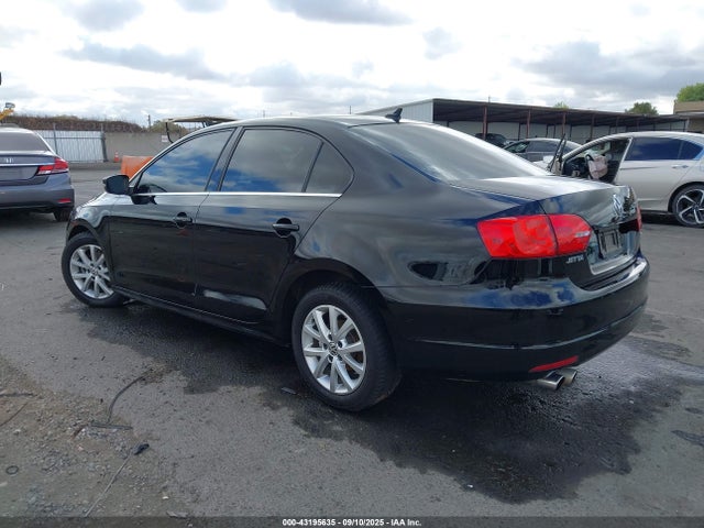 3VWD17AJ2EM327967 Volkswagen 2014