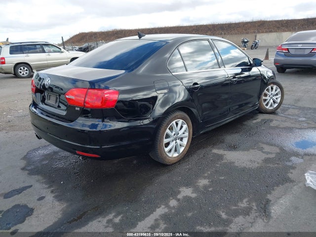 3VWD17AJ2EM327967 Volkswagen 2014