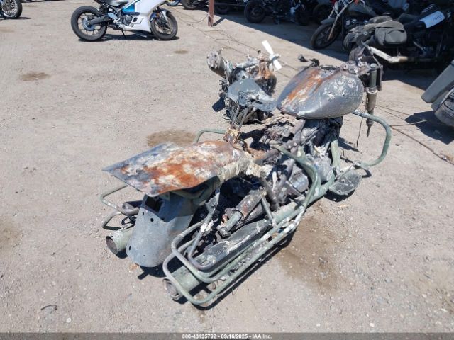 2011 HARLEY-DAVIDSON FLHTCU 1HD1FC411BB642076 Photo 3