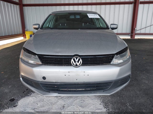3VWD17AJ2EM270847 Volkswagen Jetta
