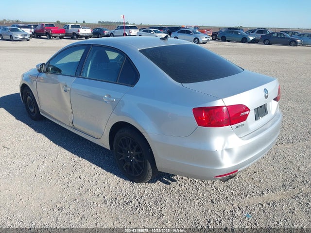 3VWD17AJ2EM270847 Volkswagen Jetta