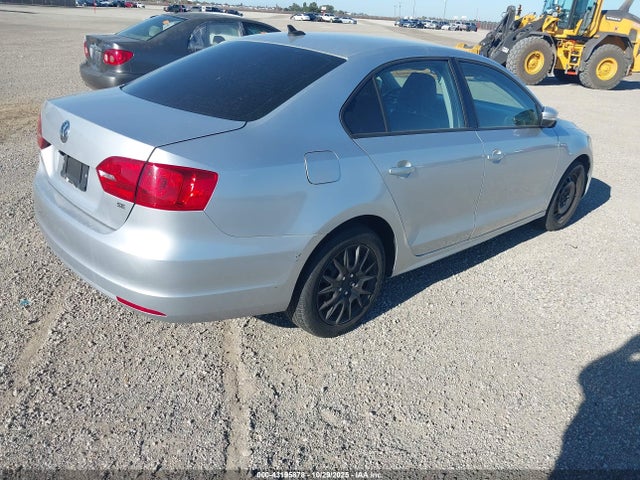 3VWD17AJ2EM270847 Volkswagen Jetta