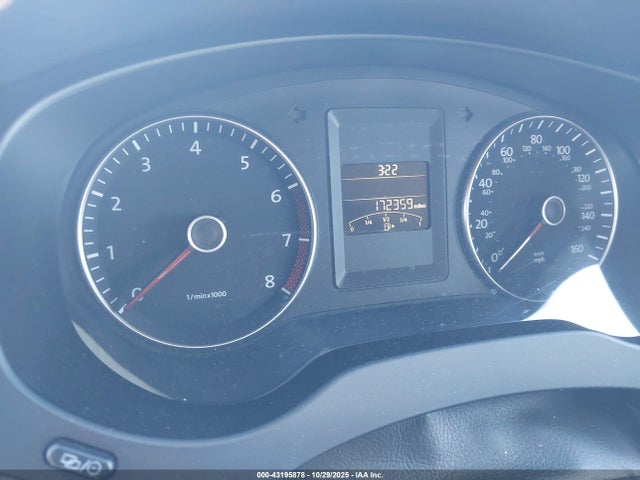 3VWD17AJ2EM270847 Volkswagen Jetta