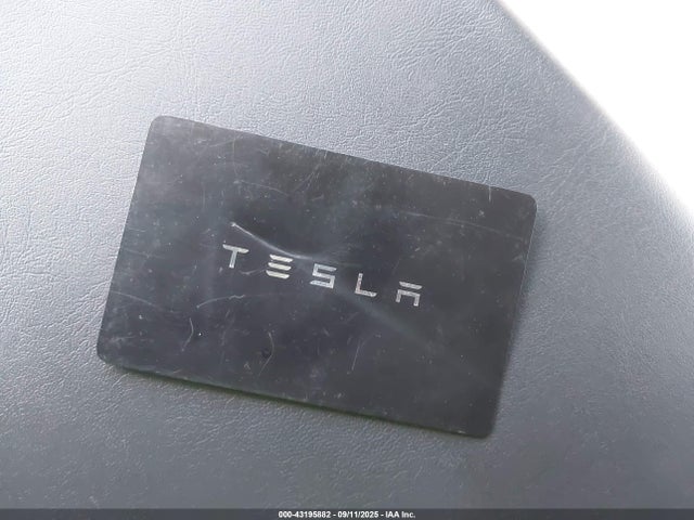 7SAYGDEE1NF543976 Tesla 2022