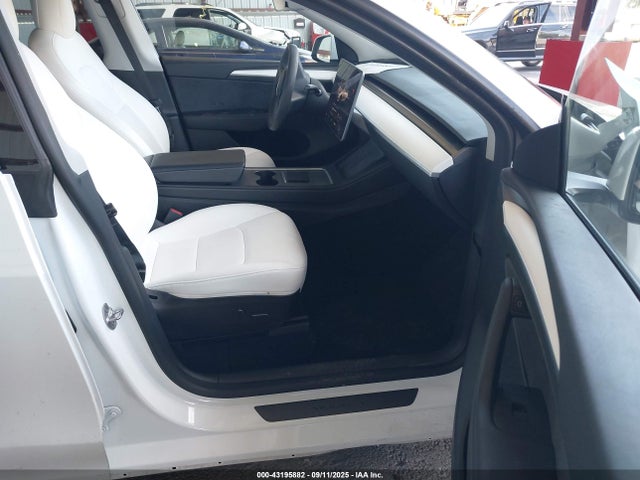 7SAYGDEE1NF543976 Tesla 2022