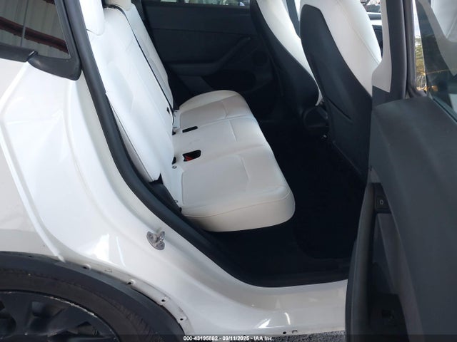 7SAYGDEE1NF543976 Tesla 2022