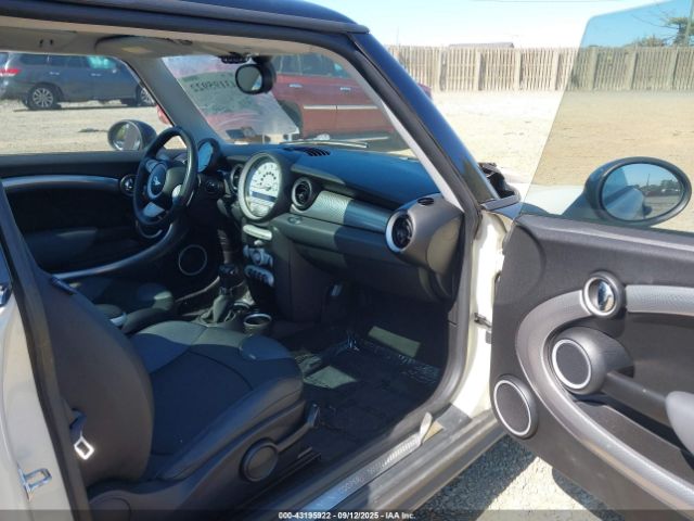 2007 MINI COOPER S WMWMF73557TL92267 Photo 4