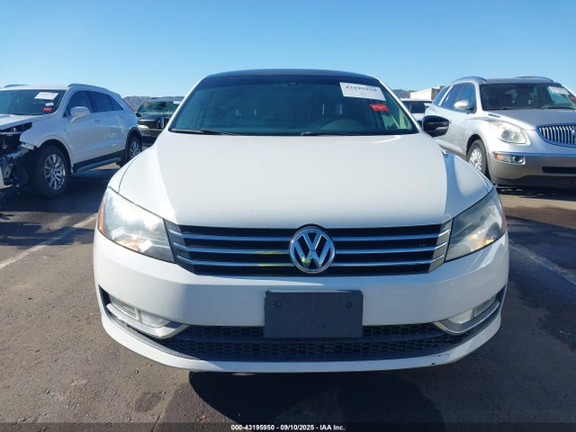 Volkswagen Passat 2015 1VWBT7A34FC079887 Image 12