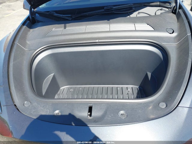 2024 TESLA MODEL Y 7SAYGAEE8RF211201 Photo 9