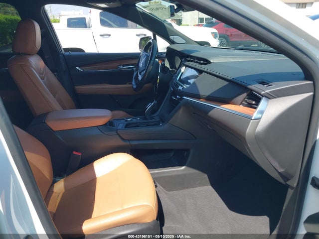 2021 CADILLAC XT5 1GYKNCRS0MZ163677 Photo 4