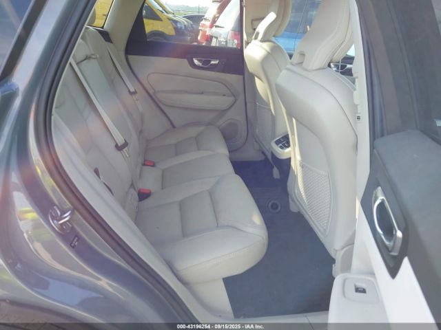 2022 VOLVO XC60 YV4L12RL7N1018285 Photo 7