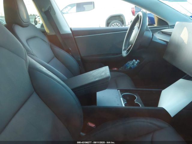 2025 TESLA MODEL 3 5YJ3E1EA7SF879247 Photo 4