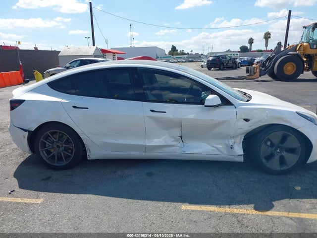 Tesla 2021 2021 5YJ3E1EA3MF873223 Image 13