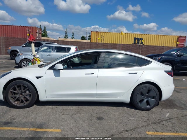 Tesla 2021 2021 5YJ3E1EA3MF873223 Image 14