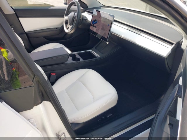 2021 TESLA MODEL 3 5YJ3E1EA3MF873223 Photo 4