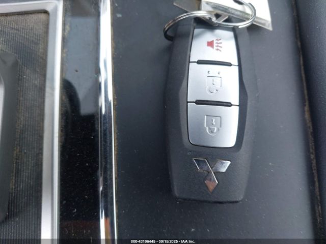 2022 MITSUBISHI OUTLANDER JA4J3TA85NZ041562 Photo 10