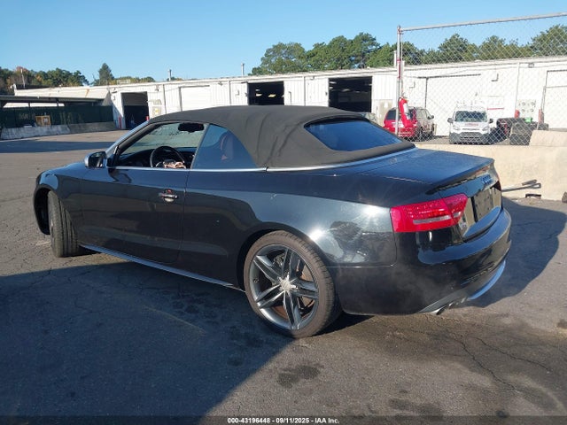 2011 AUDI S5 WAUCGAFH2BN018479 Photo 2