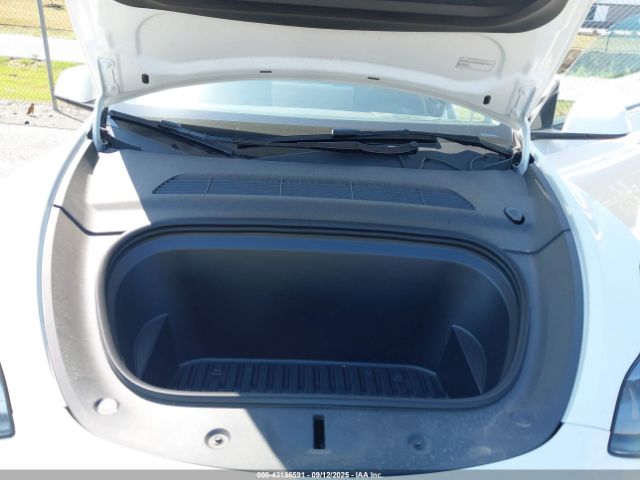 2025 TESLA MODEL Y 7SAYGDEE3SA343397 Photo 9