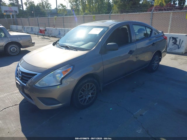 3N1CN7AP3FL805122 Nissan 2015